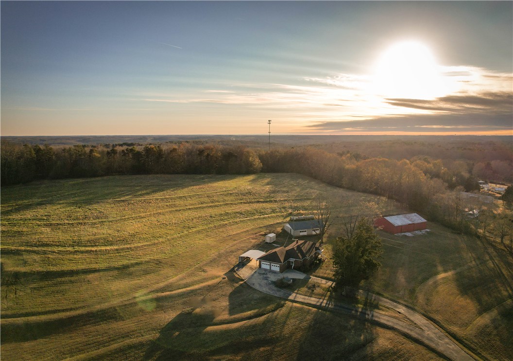 1218 Friendship Road Seneca, SC 29678 - Photo 4 of 31