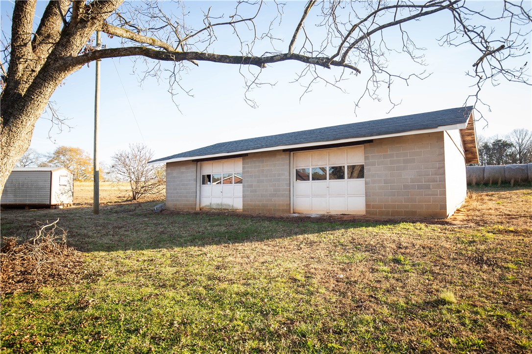1218 Friendship Road Seneca, SC 29678 - Photo 8 of 31