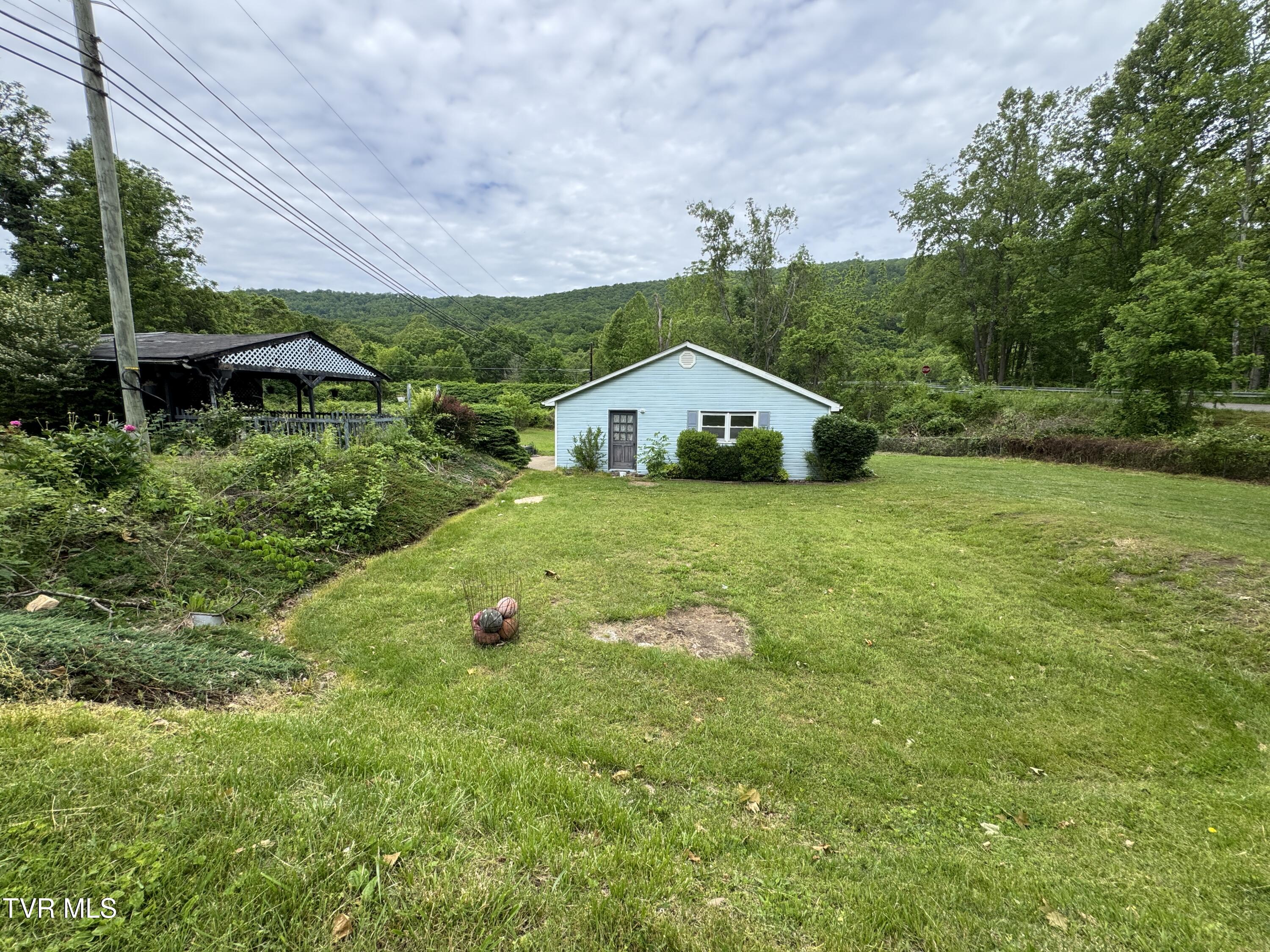 142 Sheryl Turner Road Big Stone Gap, VA 24219 - Photo 12 of 42 RIGHT END WITH LOT
