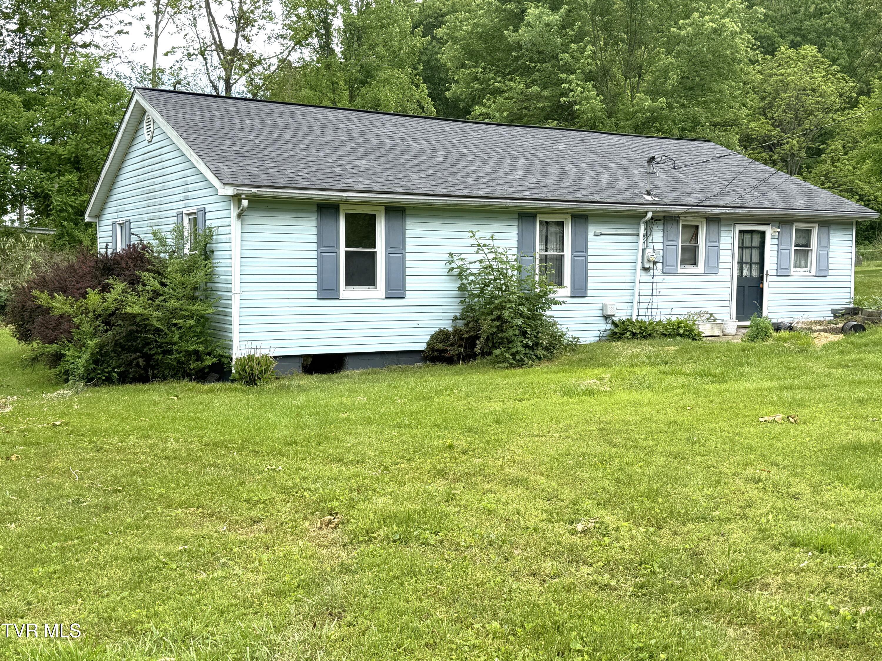 142 Sheryl Turner Road Big Stone Gap, VA 24219 - Photo 6 of 42 REAR VIEW