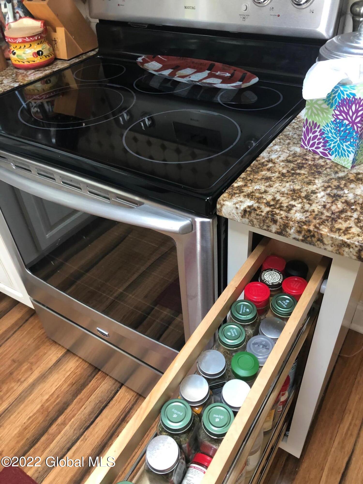 111 Stone Ridge Court, Unit RIGHT SIDE Guilderland, NY 12009 - Photo 14 of 38 26e