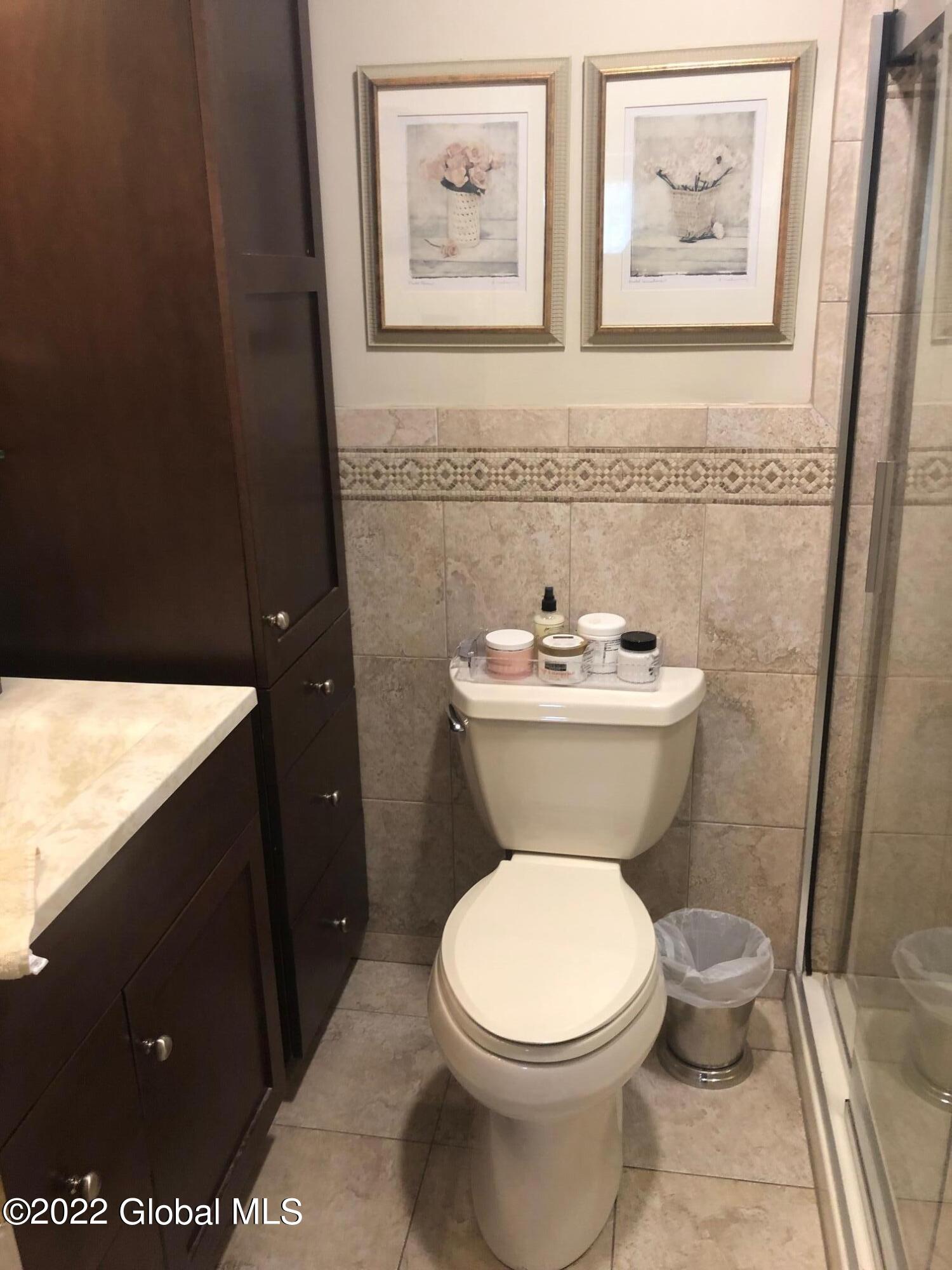 111 Stone Ridge Court, Unit RIGHT SIDE Guilderland, NY 12009 - Photo 21 of 38 26f