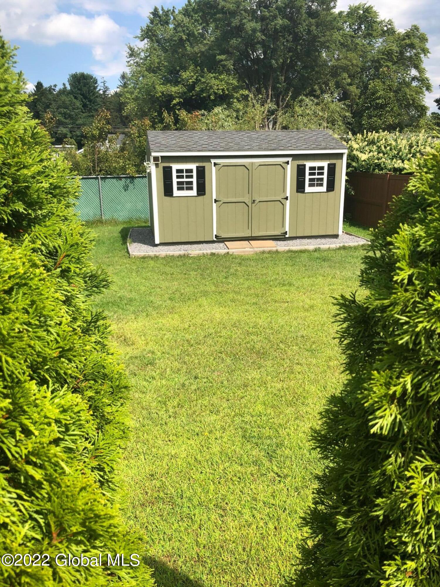 111 Stone Ridge Court, Unit RIGHT SIDE Guilderland, NY 12009 - Photo 26 of 38 28