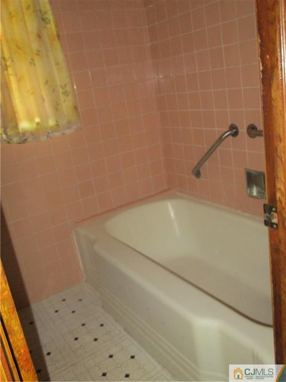 71 Florida Grove Road Keasbey, NJ 08832 - Photo 8 of 20 Gallery Image 8