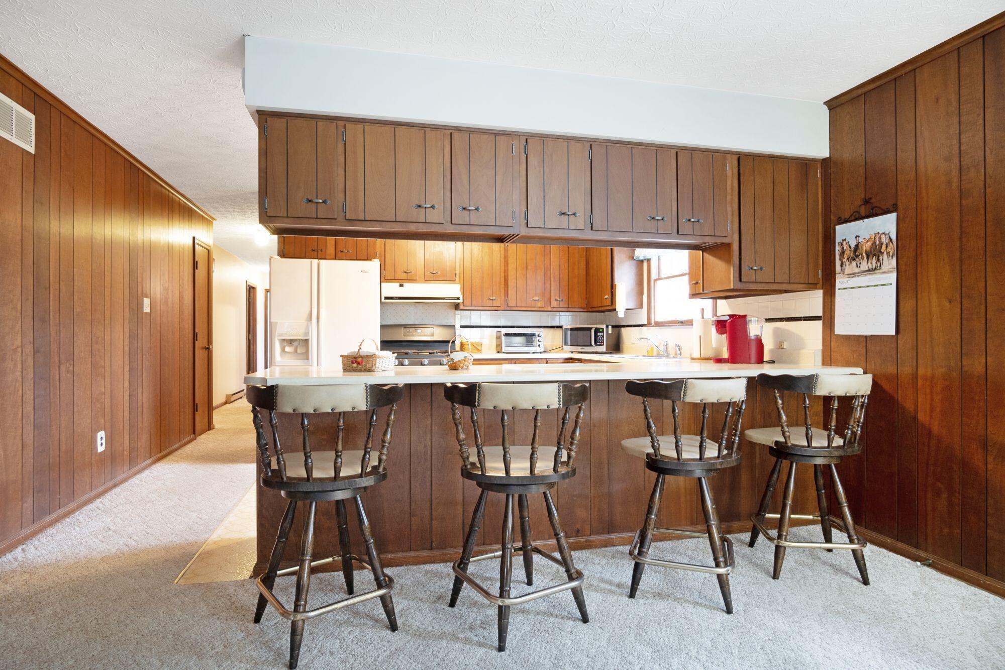 6130 Duffy Road Delaware, OH 43015 - Photo 5 of 54 Breakfast Bar