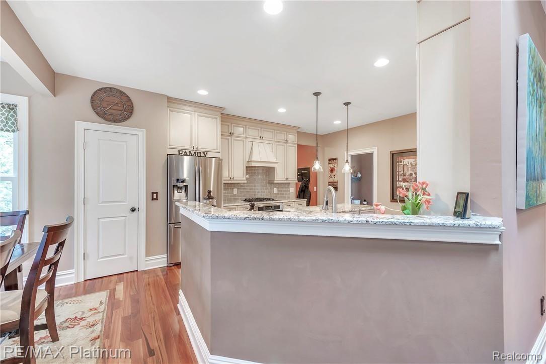 606 South Hacker Road Brighton, MI 48114 - Photo 10 of 42 Jen-Extra-windowstill-6.jpg