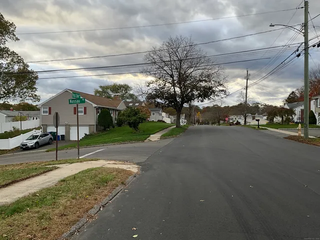 $630,000 | 175 Post Oak Road, Stratford, CT 06614