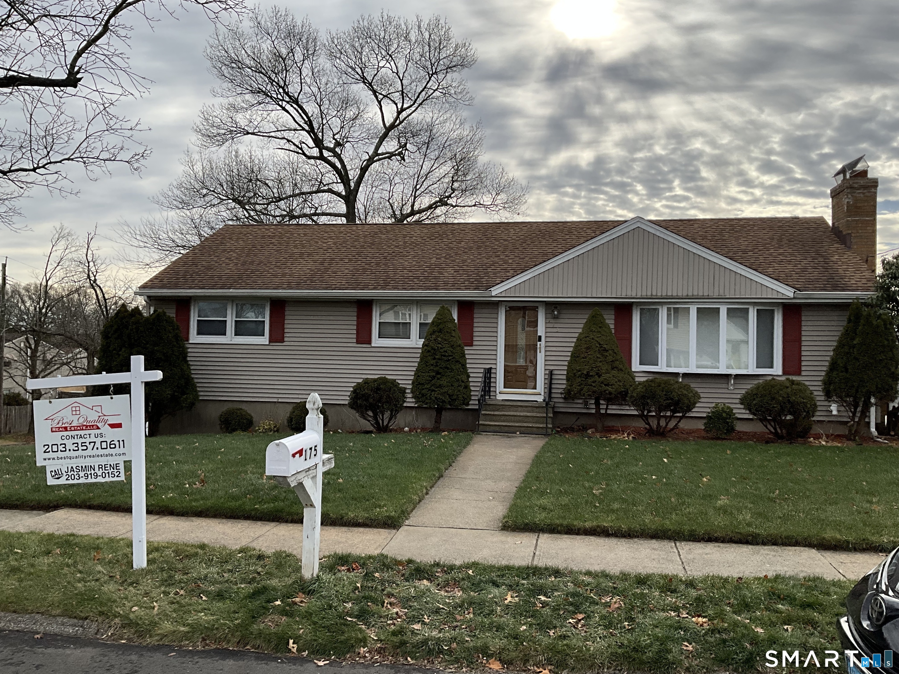 175 Post Oak Road Stratford, CT 06614 - Photo 3 of 29