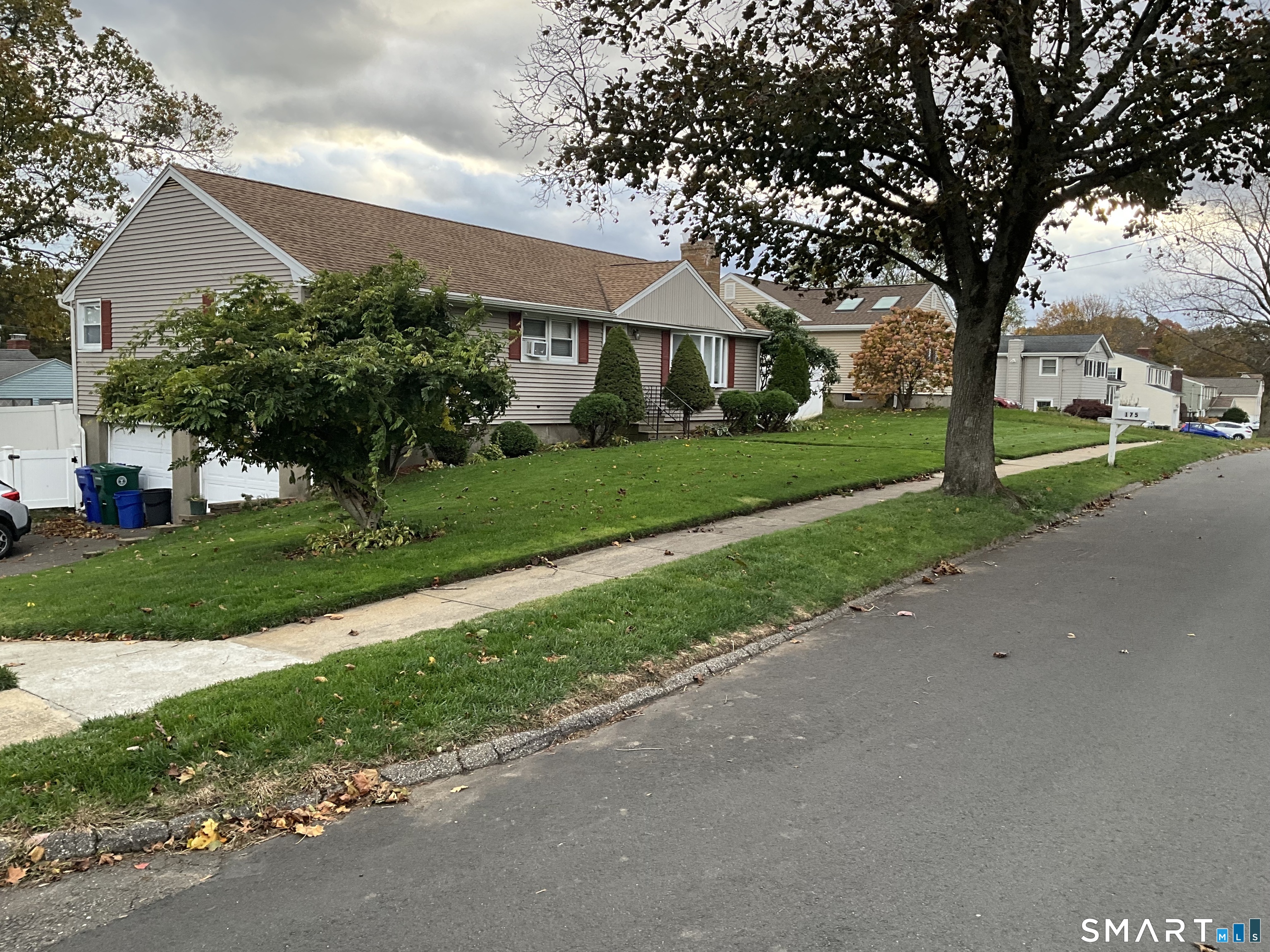 175 Post Oak Road Stratford, CT 06614 - Photo 8 of 29