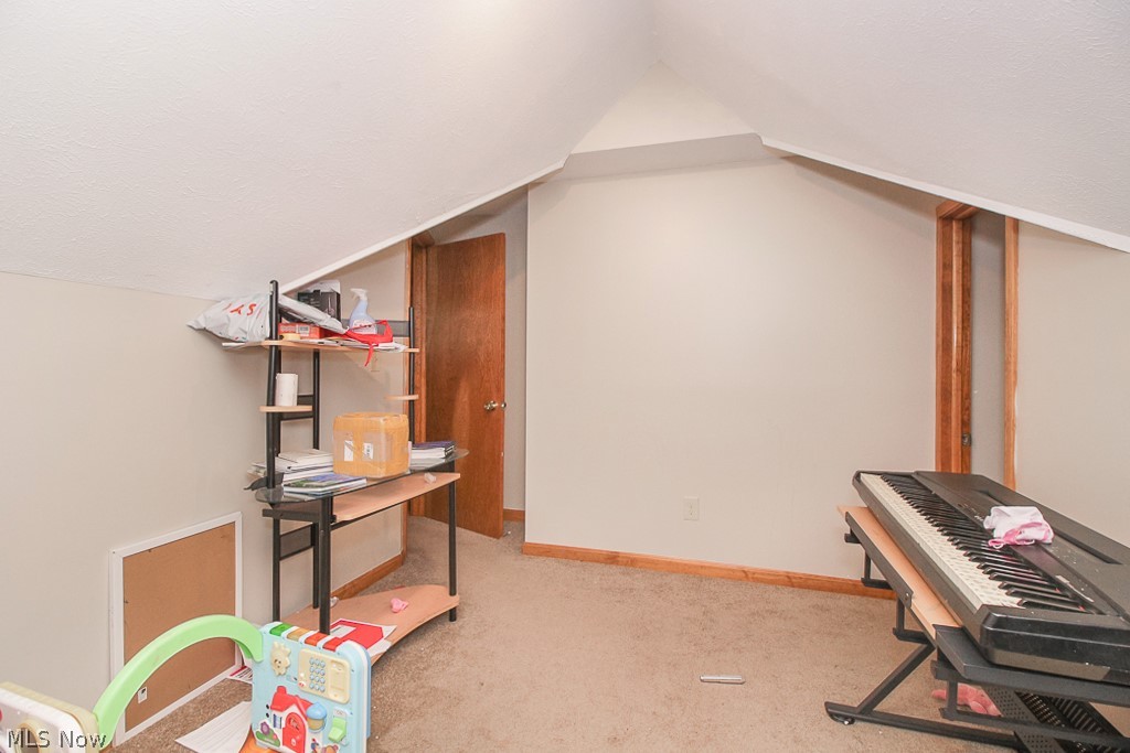 4217 Stilmore Road Cleveland, OH 44121 - Photo 20 of 29
