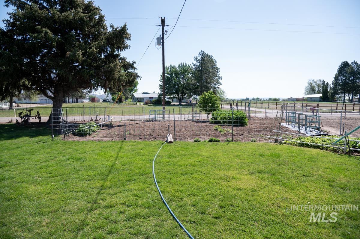 733 Pringle Road Weiser, ID 83672 - Photo 30 of 46 View of yard with a view of countryside