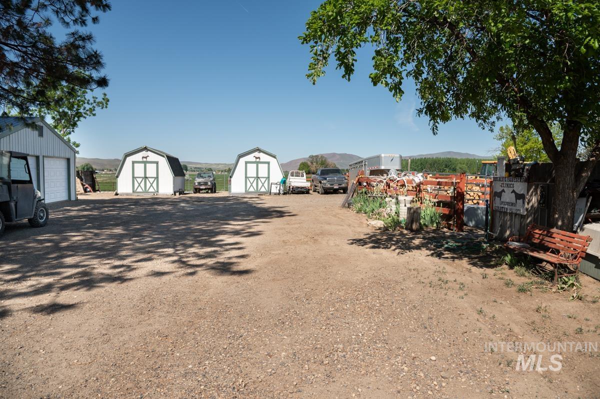 733 Pringle Road Weiser, ID 83672 - Photo 32 of 46 View of dirt / gravel driveway