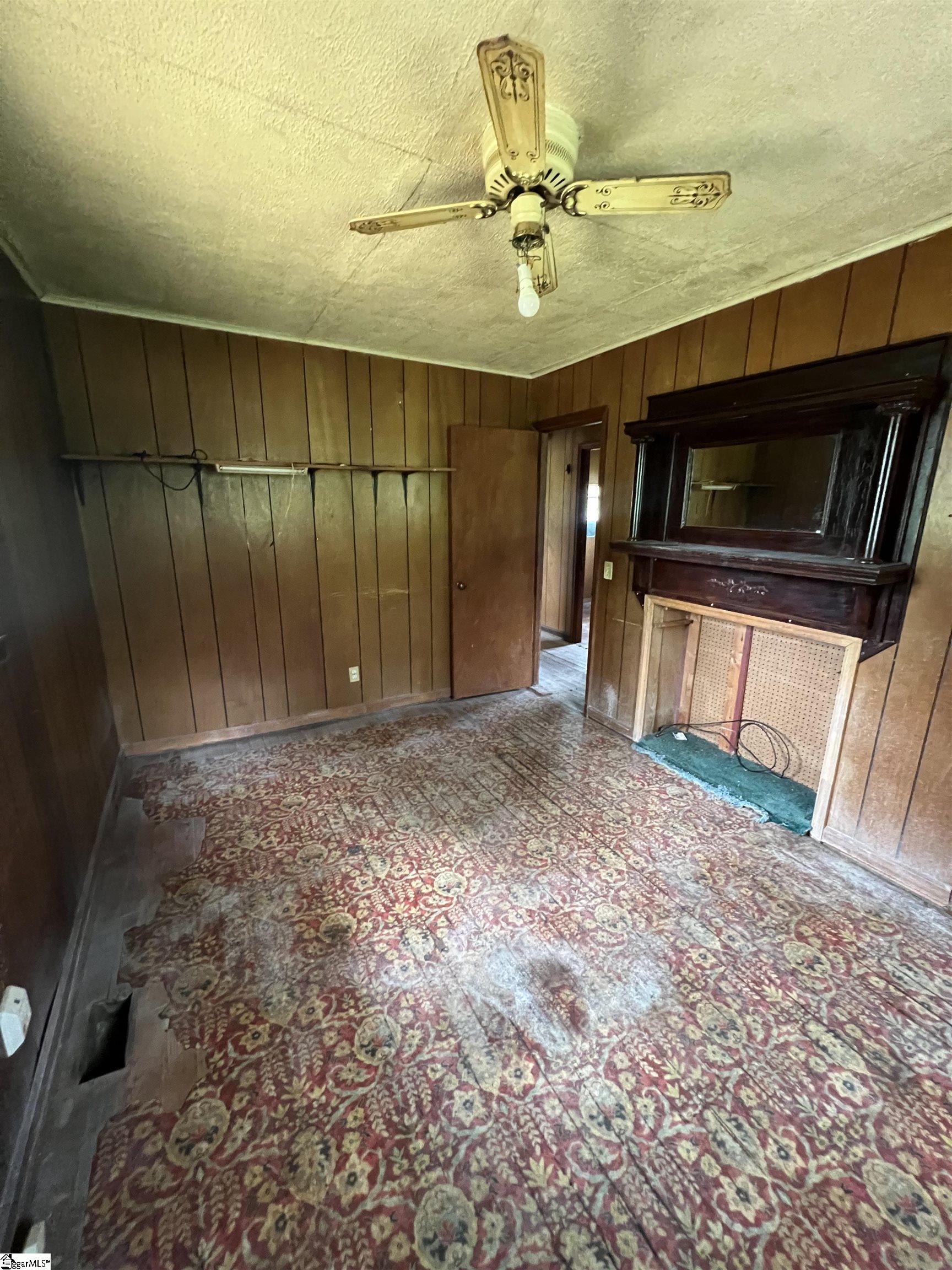 656 South Center Street Spartanburg, SC 29301 - Photo 11 of 22