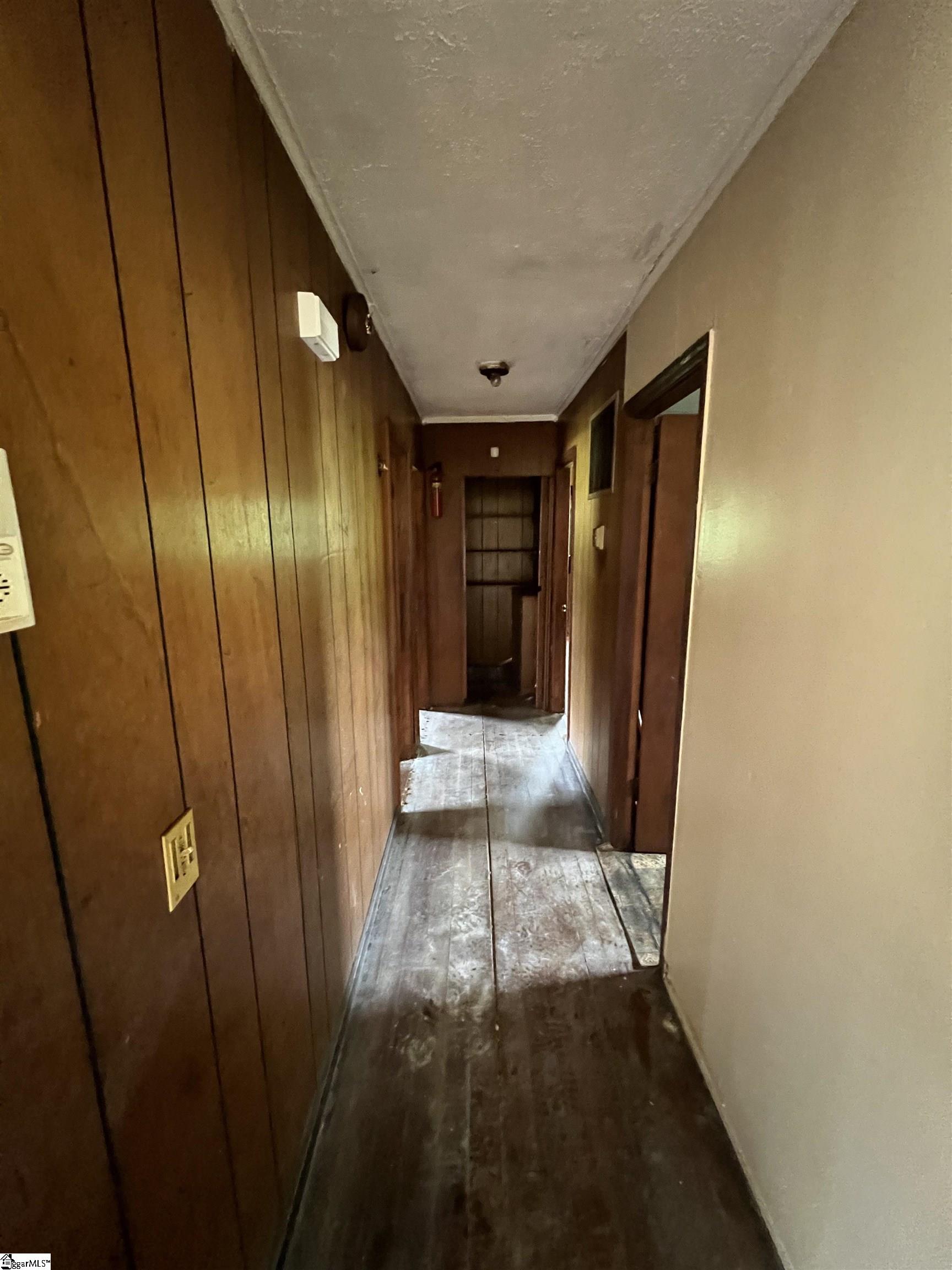 656 South Center Street Spartanburg, SC 29301 - Photo 16 of 22