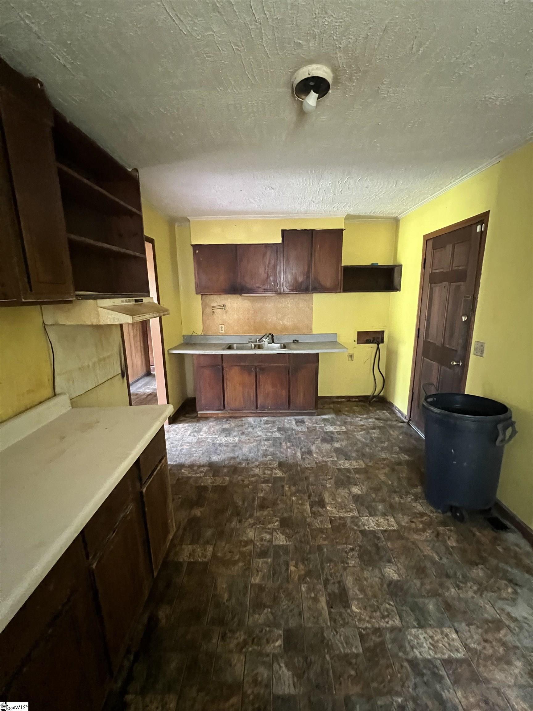 656 South Center Street Spartanburg, SC 29301 - Photo 17 of 22