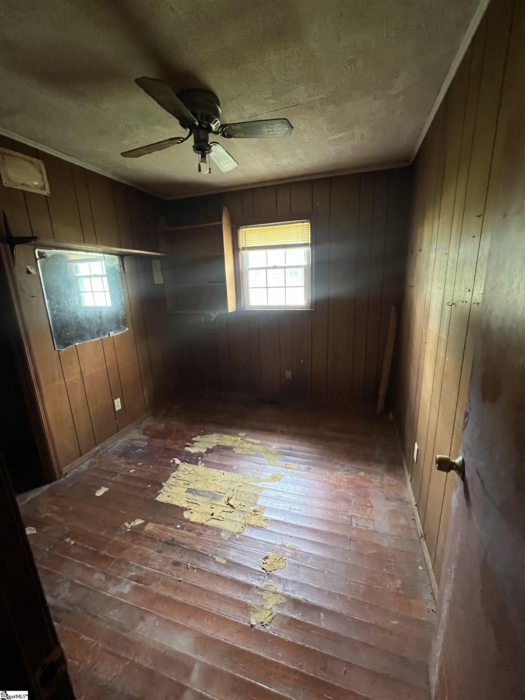 656 South Center Street Spartanburg, SC 29301 - Photo 2 of 22