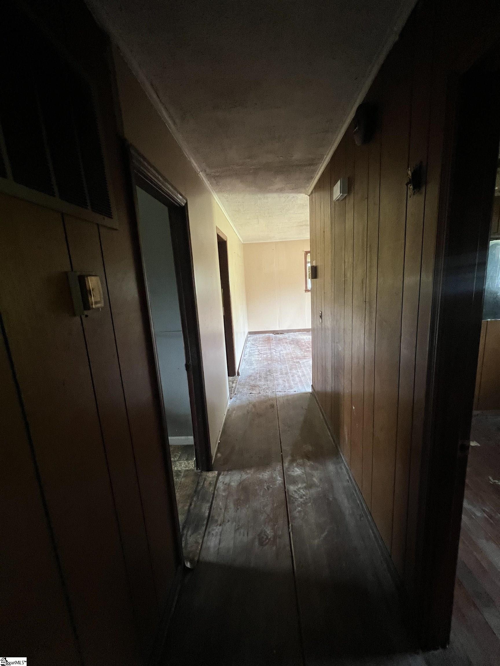 656 South Center Street Spartanburg, SC 29301 - Photo 10 of 22