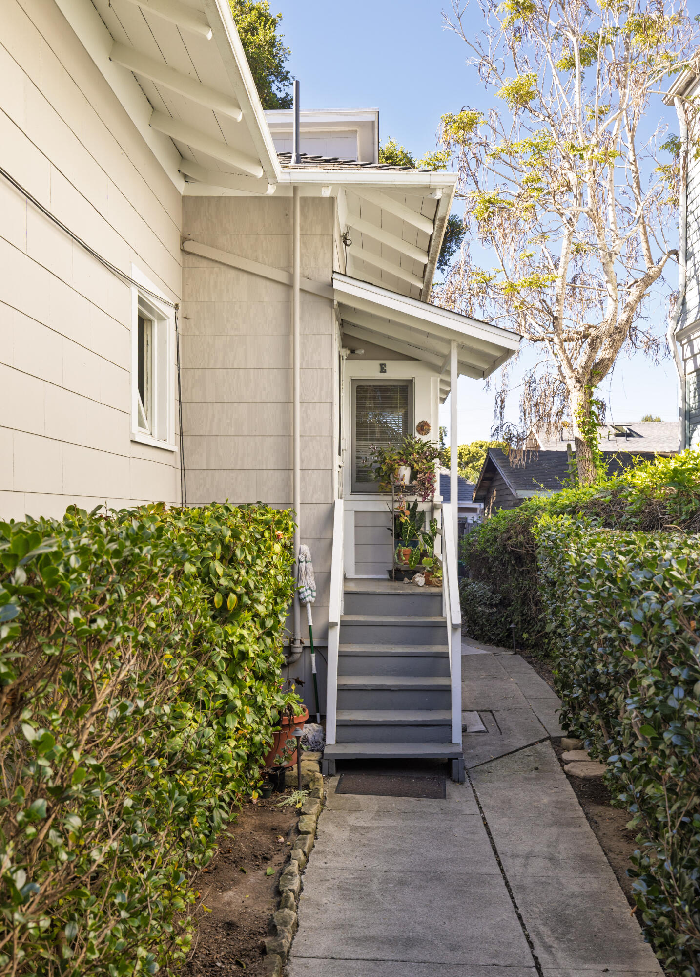 1403 Bath Street Santa Barbara, CA 93101 - Photo 24 of 24 a view of a back yard of the house