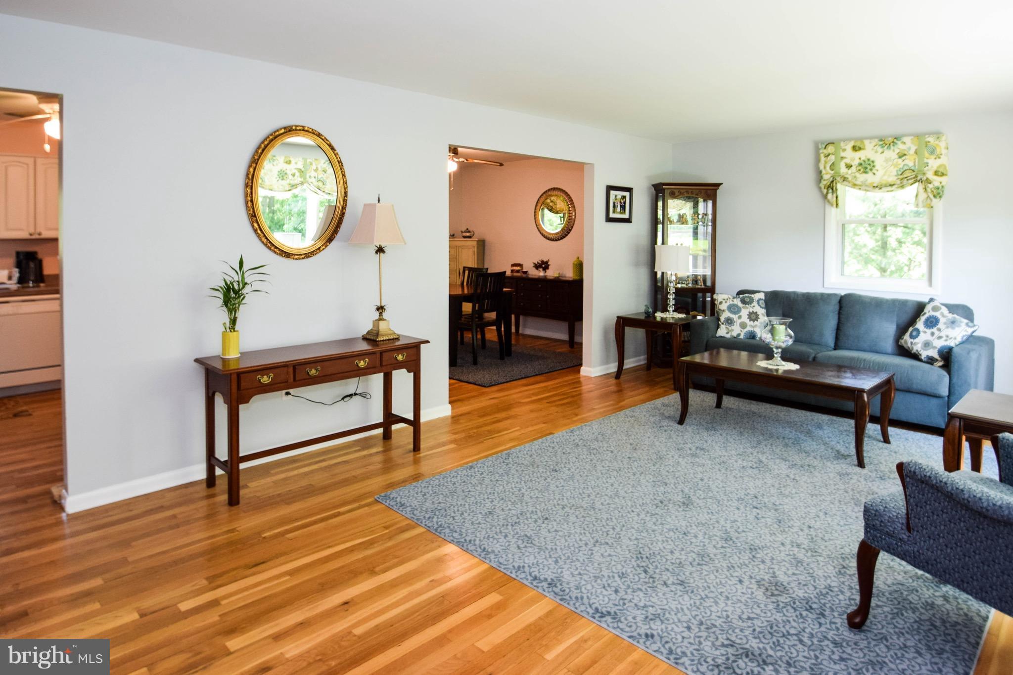 5314 St Pauls Road Manchester, MD 21102 - Photo 6 of 30 Living Room