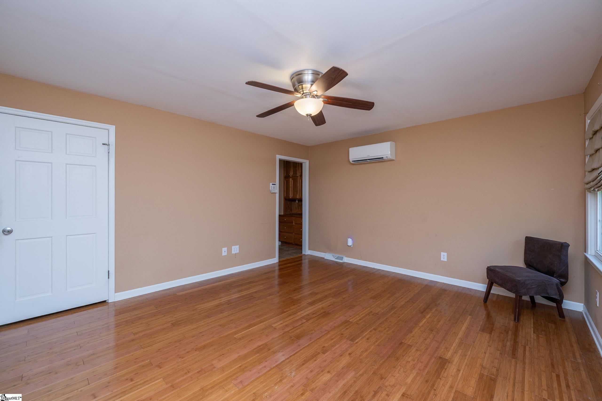 116 Sycamore Drive Marietta, SC 29661 - Photo 14 of 37