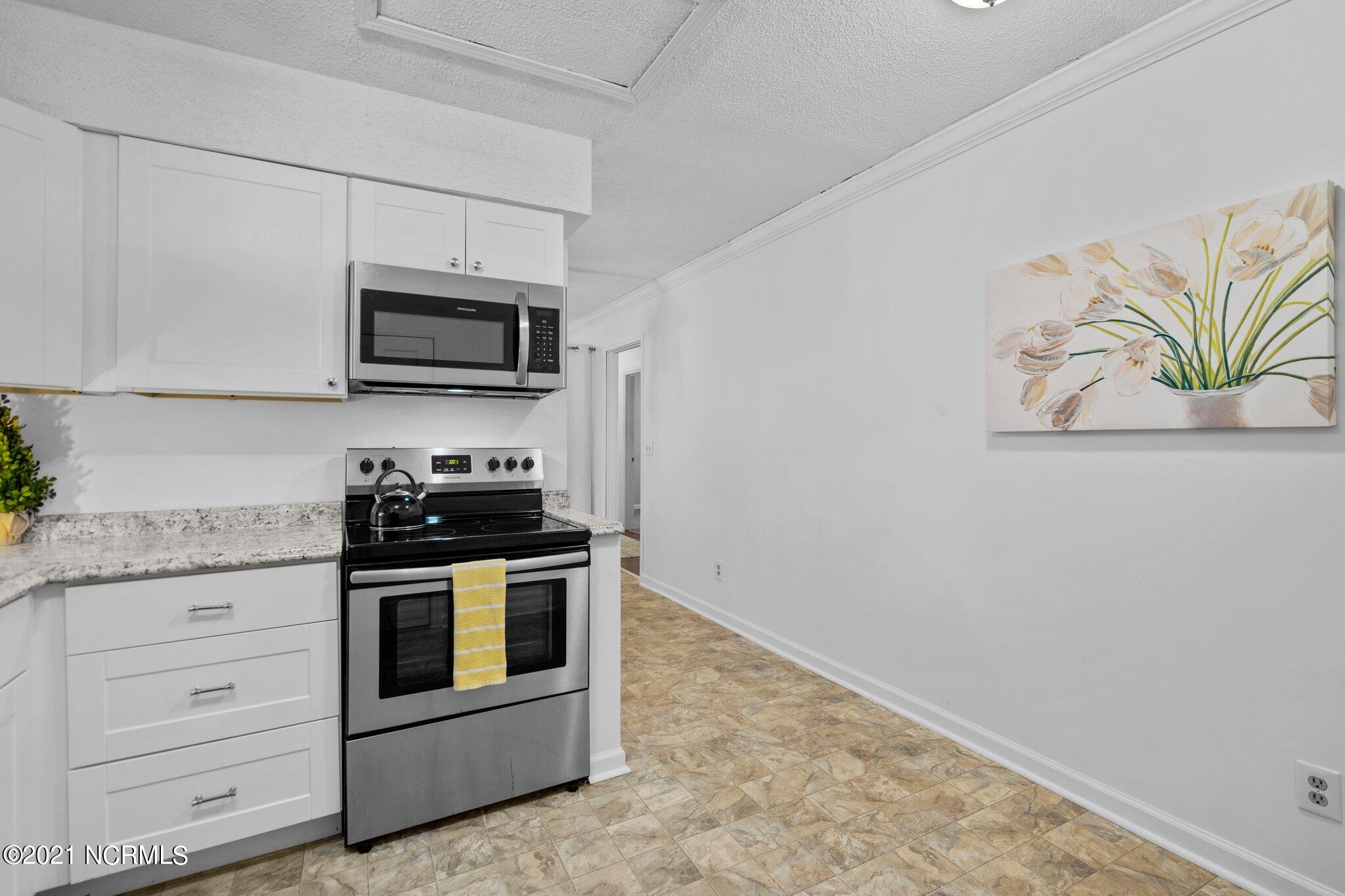 214 Lancaster Road Wilmington, NC 28409 - Photo 17 of 36 20-web-or-mls-DSC05893
