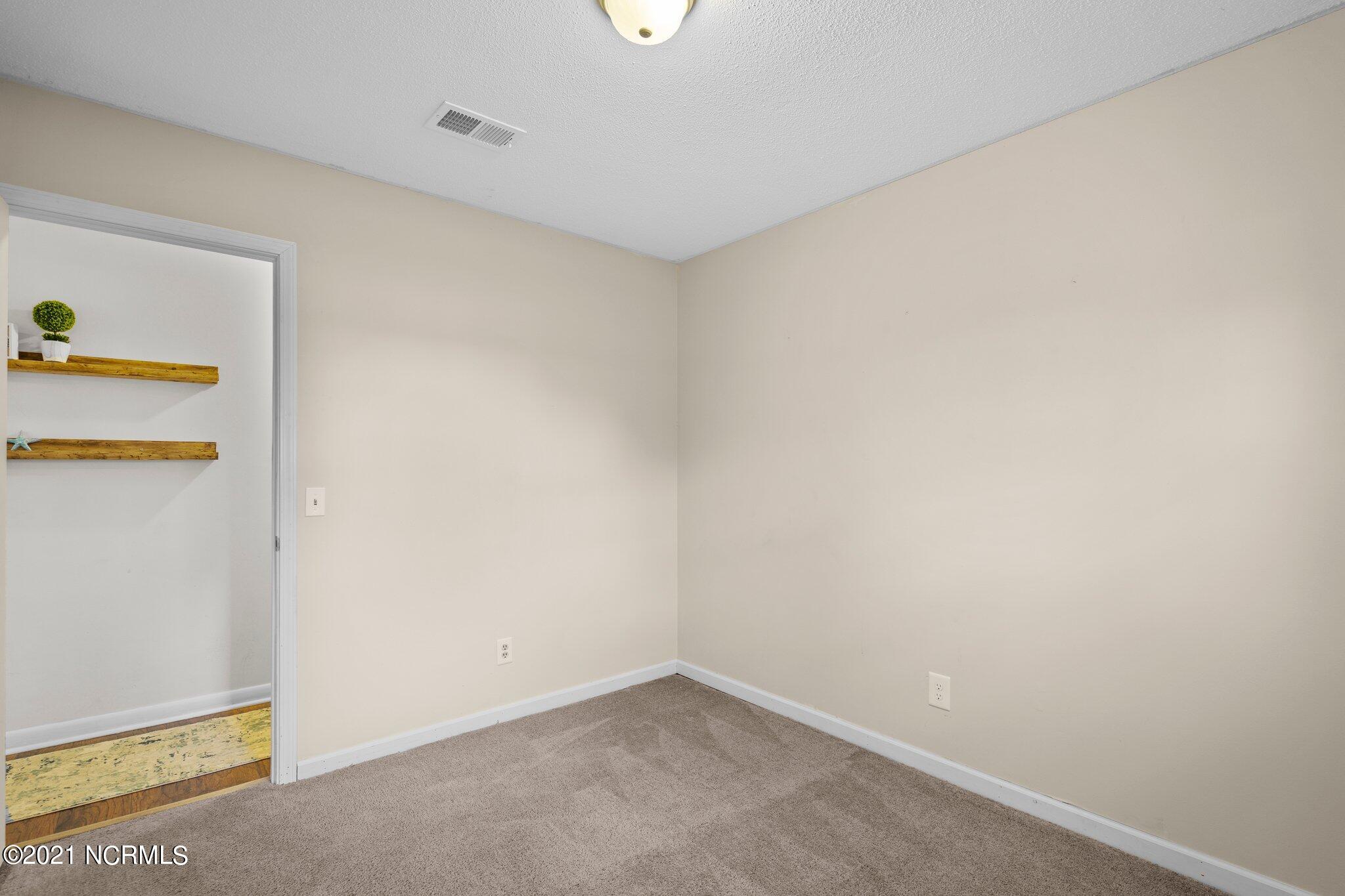 214 Lancaster Road Wilmington, NC 28409 - Photo 21 of 36 29-web-or-mls-DSC05926