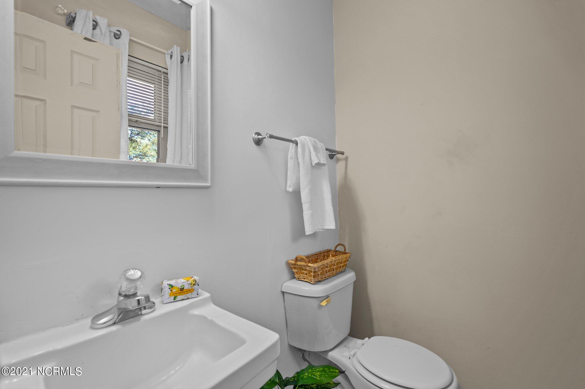 214 Lancaster Road Wilmington, NC 28409 - Photo 25 of 36 33-web-or-mls-DSC05938