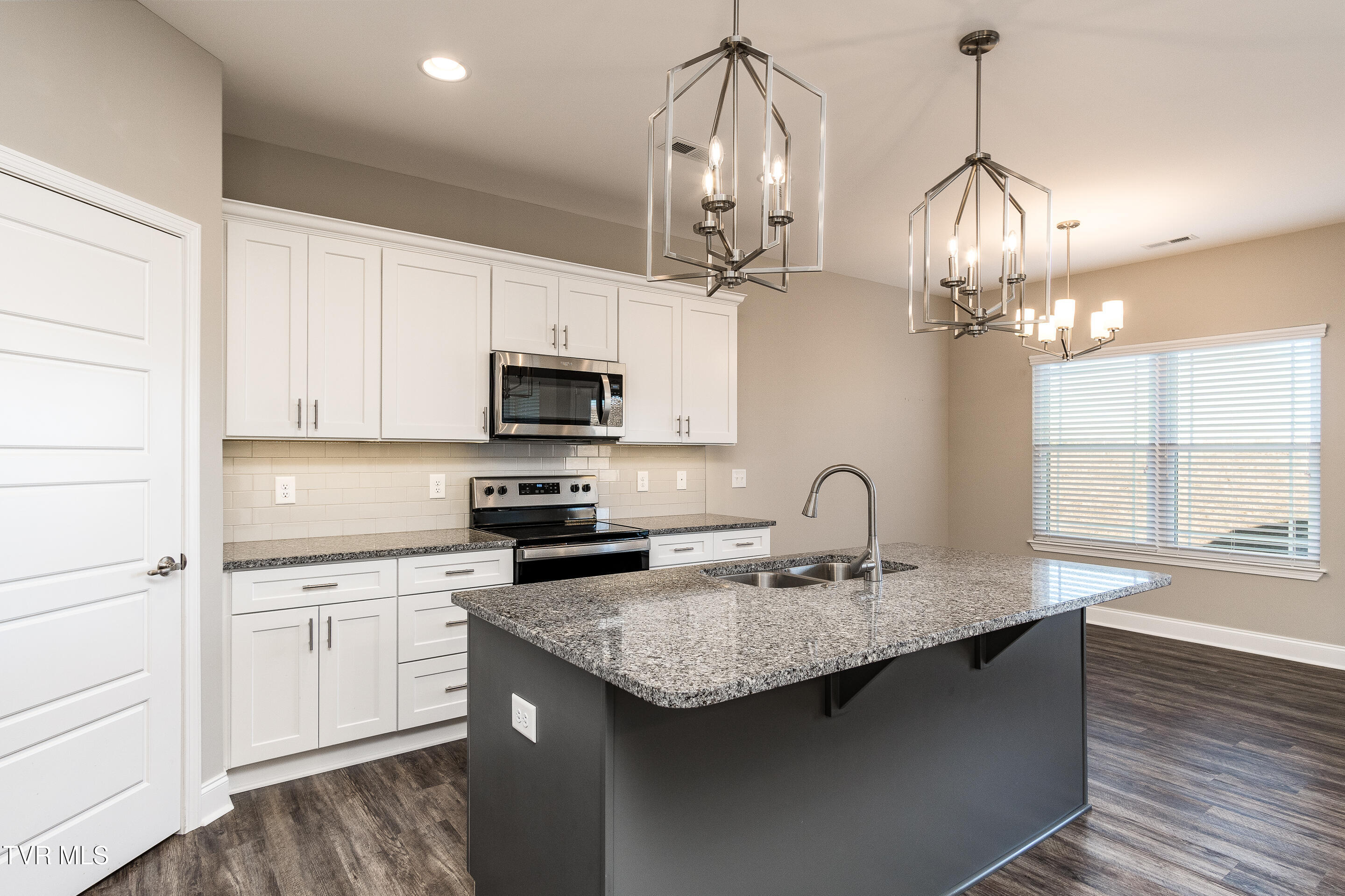 204 Gunners Way Gray, TN 37615 - Photo 14 of 36 interior-4