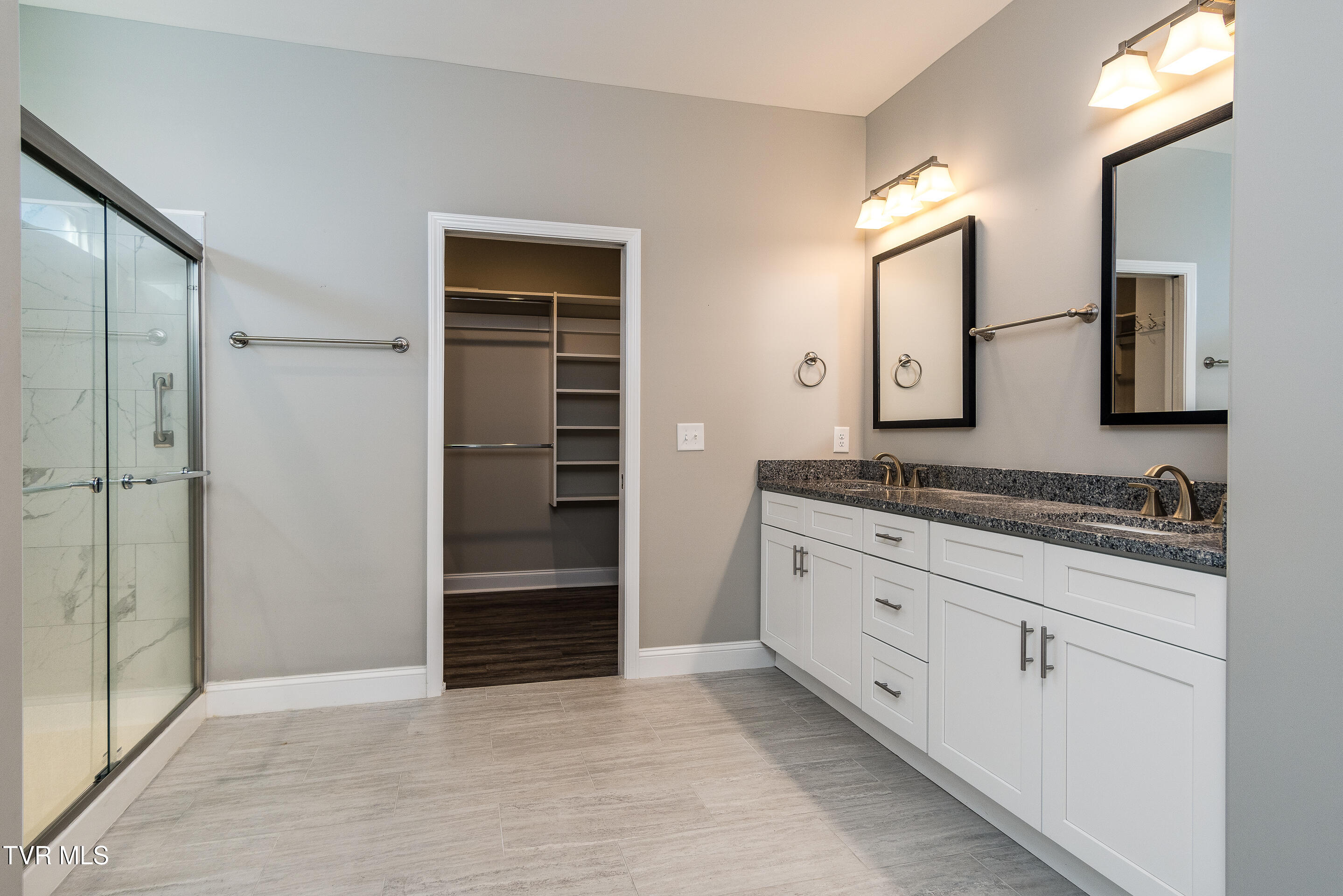 204 Gunners Way Gray, TN 37615 - Photo 20 of 36 interior-22