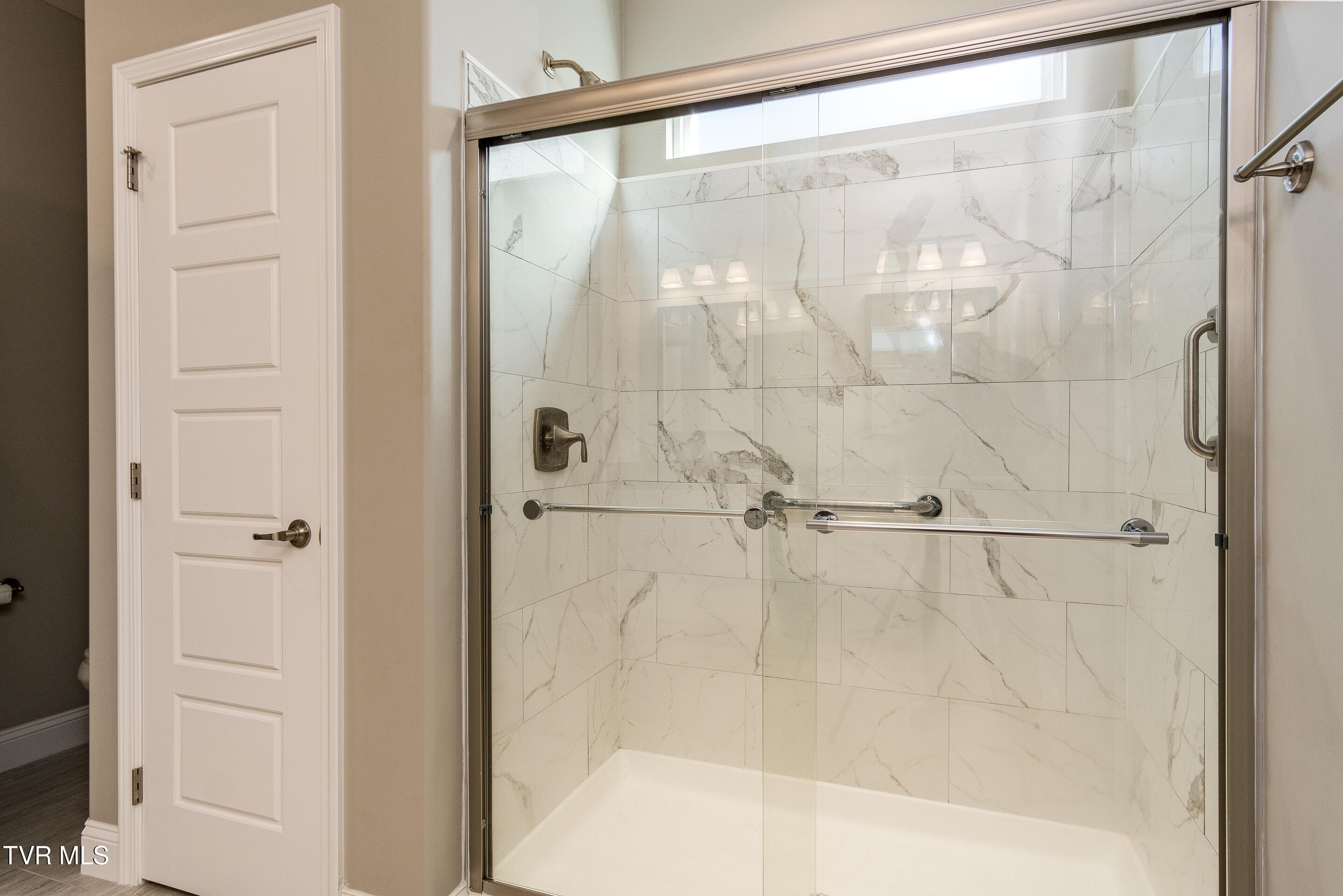 204 Gunners Way Gray, TN 37615 - Photo 22 of 36 interior-23