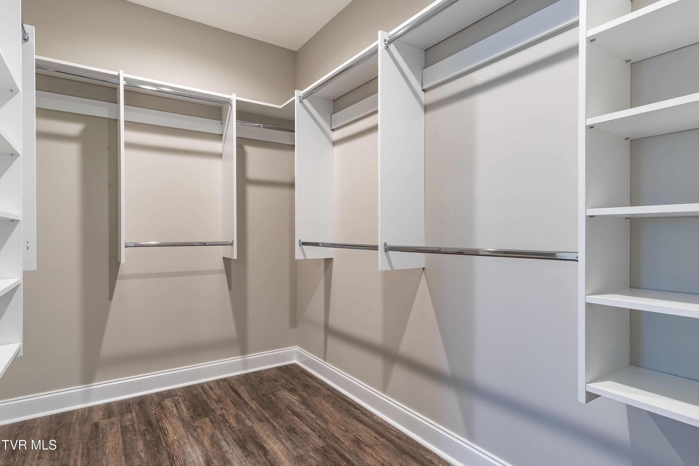 204 Gunners Way Gray, TN 37615 - Photo 23 of 36 interior-25