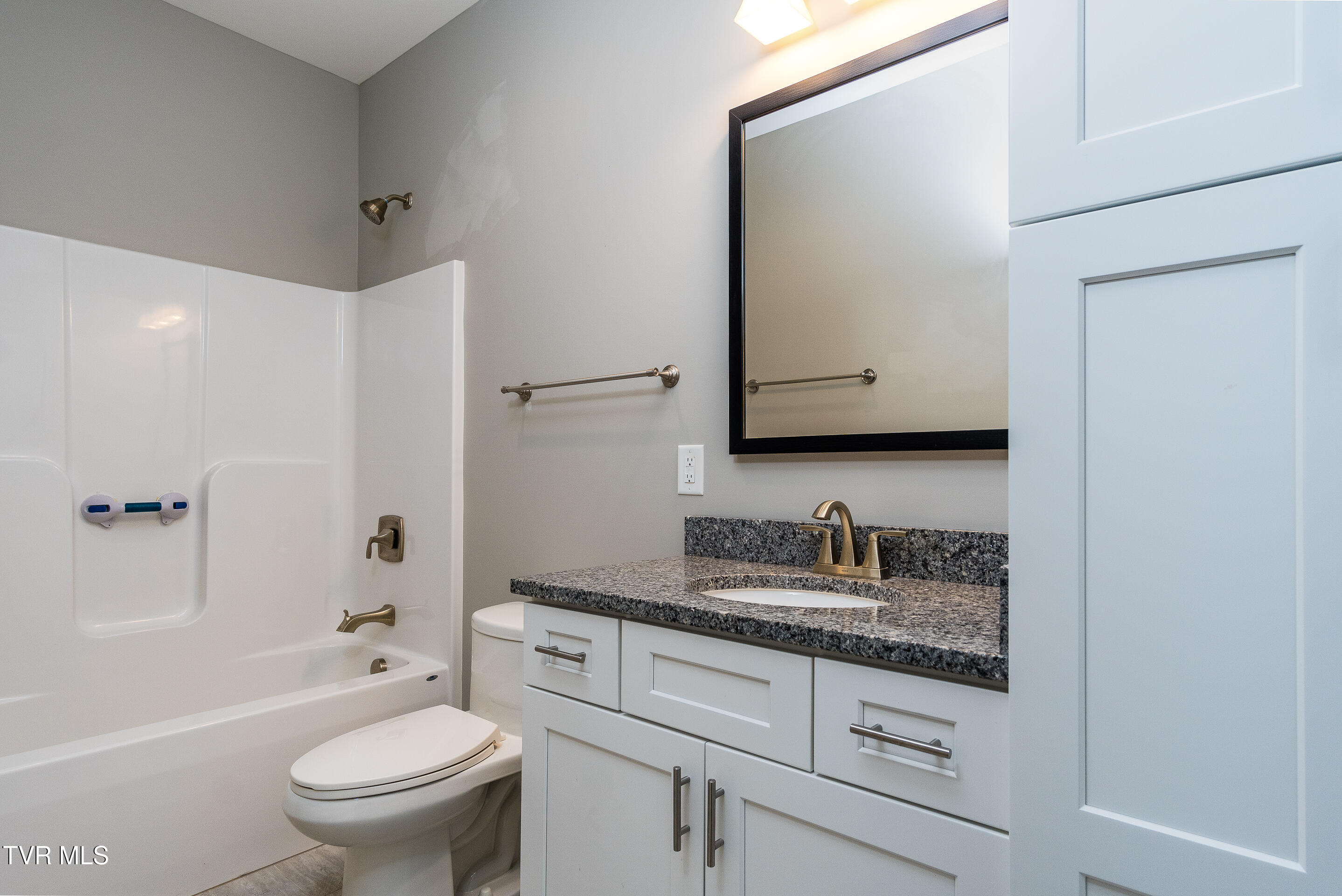 204 Gunners Way Gray, TN 37615 - Photo 26 of 36 interior-16