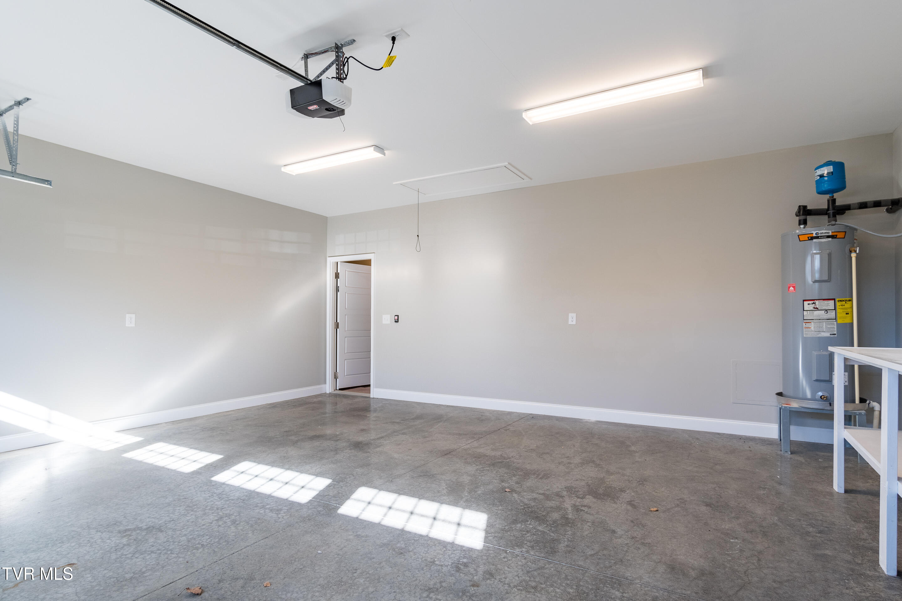 204 Gunners Way Gray, TN 37615 - Photo 31 of 36 interior-27