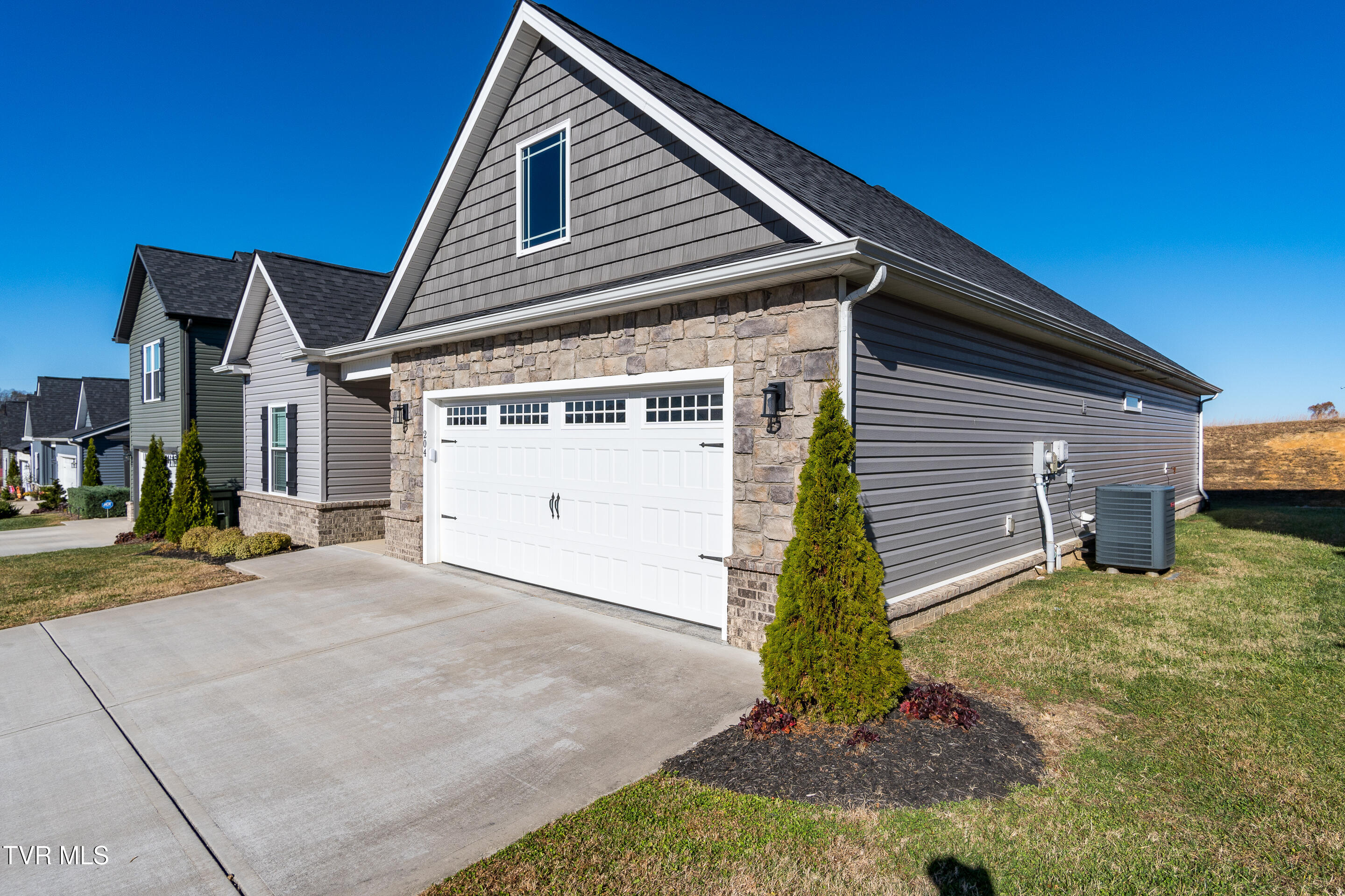 204 Gunners Way Gray, TN 37615 - Photo 5 of 36 exterior-6