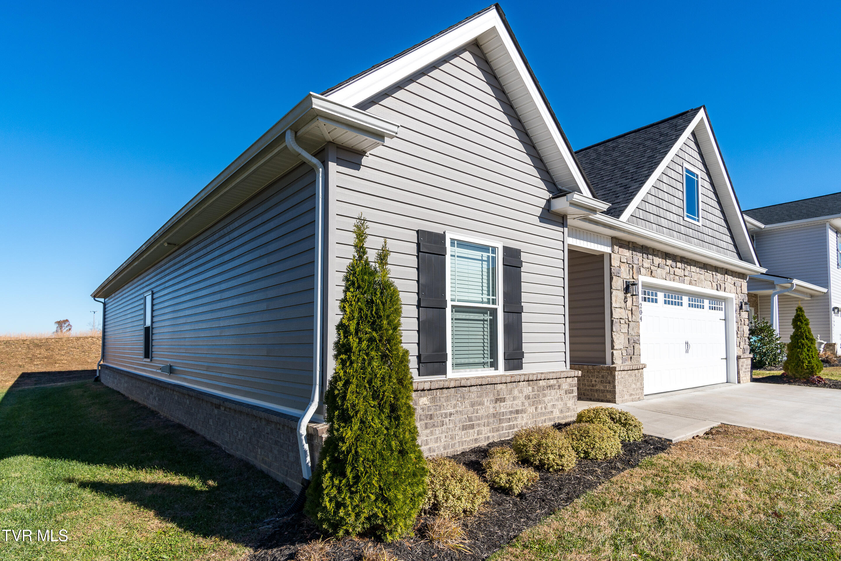 204 Gunners Way Gray, TN 37615 - Photo 6 of 36 exterior-7
