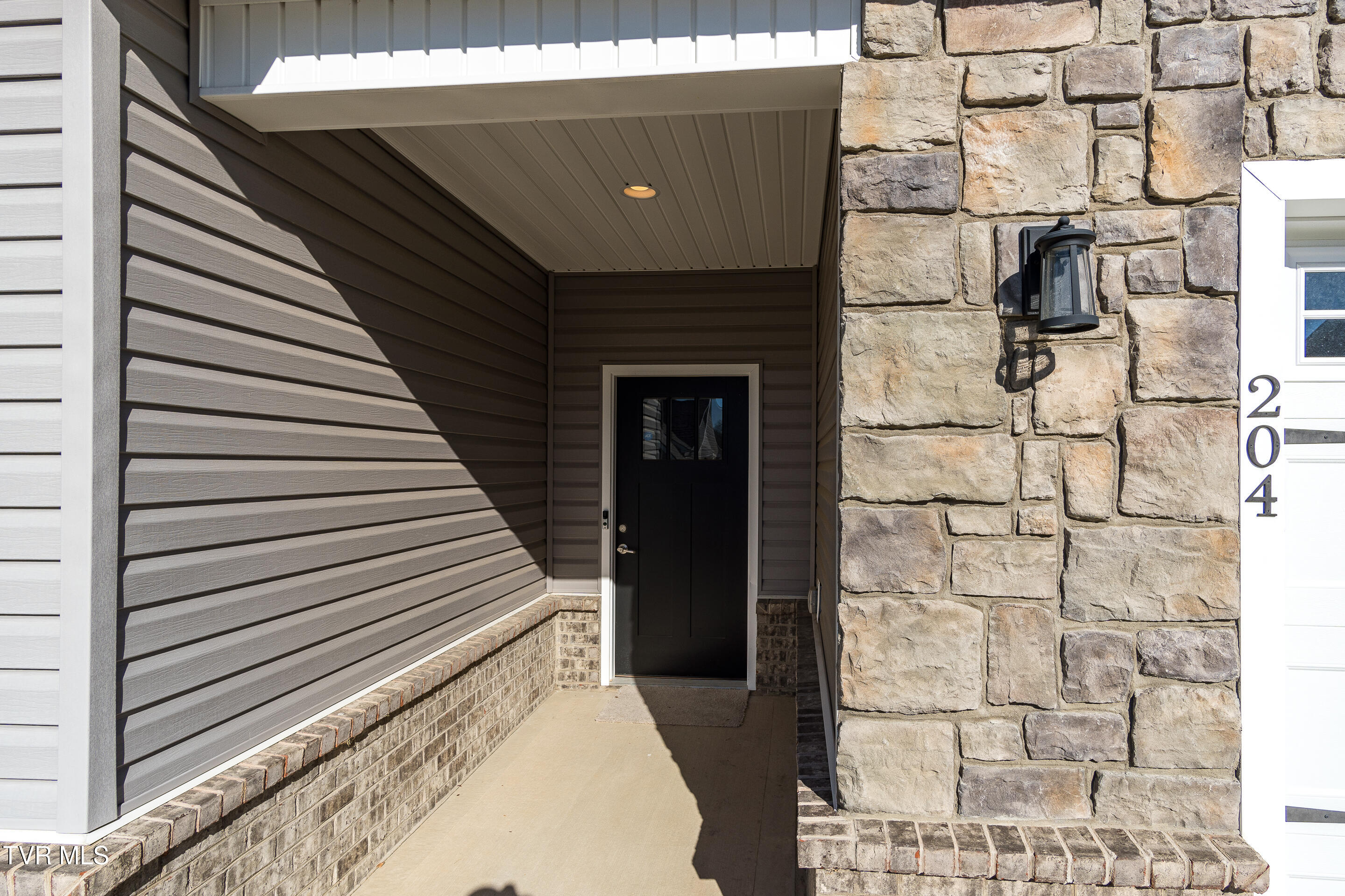 204 Gunners Way Gray, TN 37615 - Photo 7 of 36 exterior-5