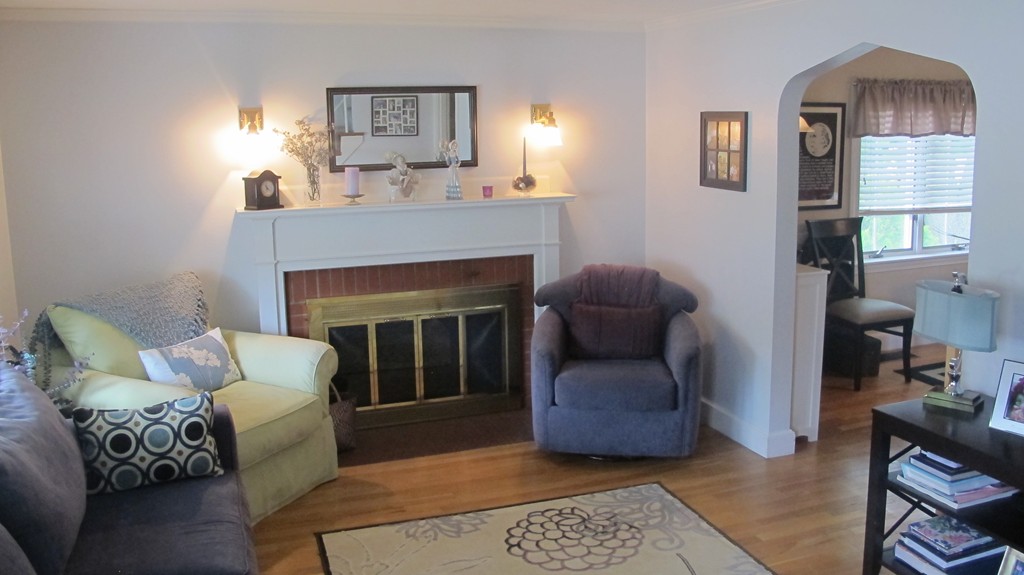 47 Puritan Road Watertown, MA 02472 - Photo 3 of 17 Gallery Image 3