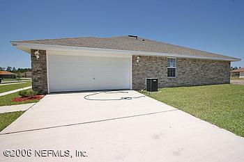 3145 Longleaf Ranch Circle Middleburg, FL 32068 - Photo 3 of 15 Side Entry Garage