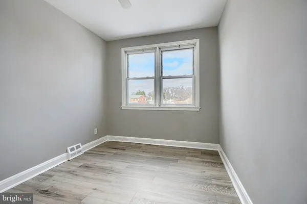 $2,000 | 165 Hampshire Road, Essex, MD 21221
