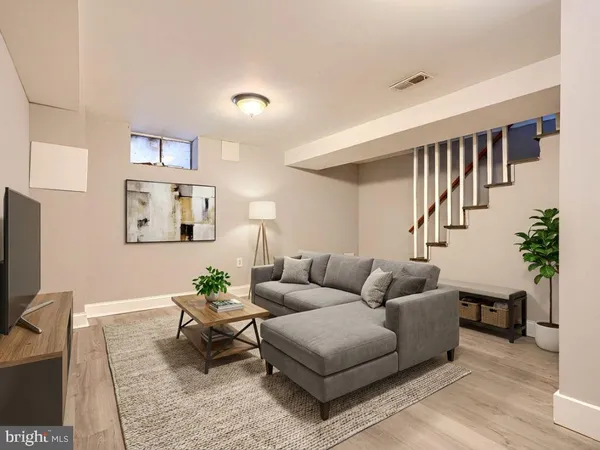 $2,000 | 165 Hampshire Road, Essex, MD 21221