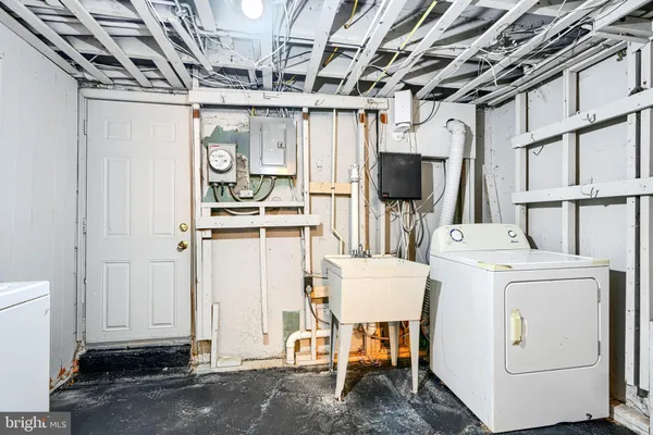 $2,000 | 165 Hampshire Road, Essex, MD 21221