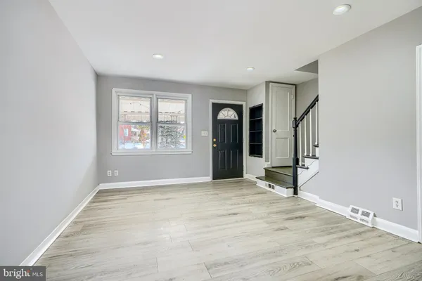 $2,000 | 165 Hampshire Road, Essex, MD 21221
