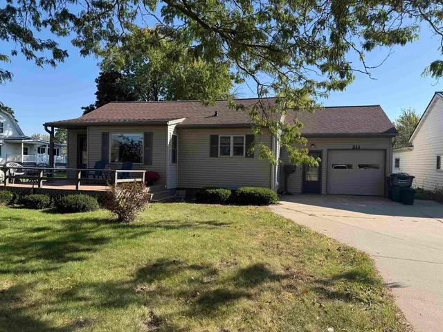$215,000 | 211 North Superior Avenue, Tomah, WI 54660