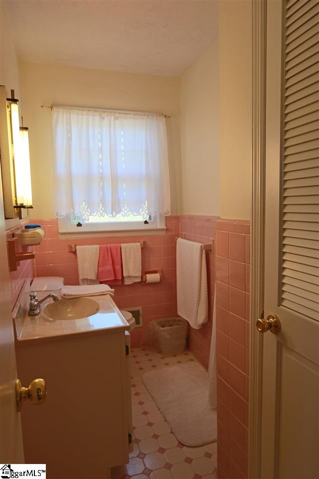 975 Jones Mill Road Fountain Inn, SC 29644 - Photo 13 of 26 Gallery Image 13