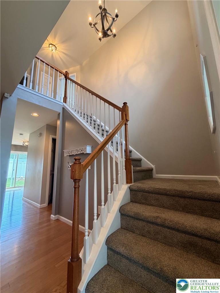 5598 North Coplay Road Whitehall, PA 18052 - Photo 5 of 33 Foyer