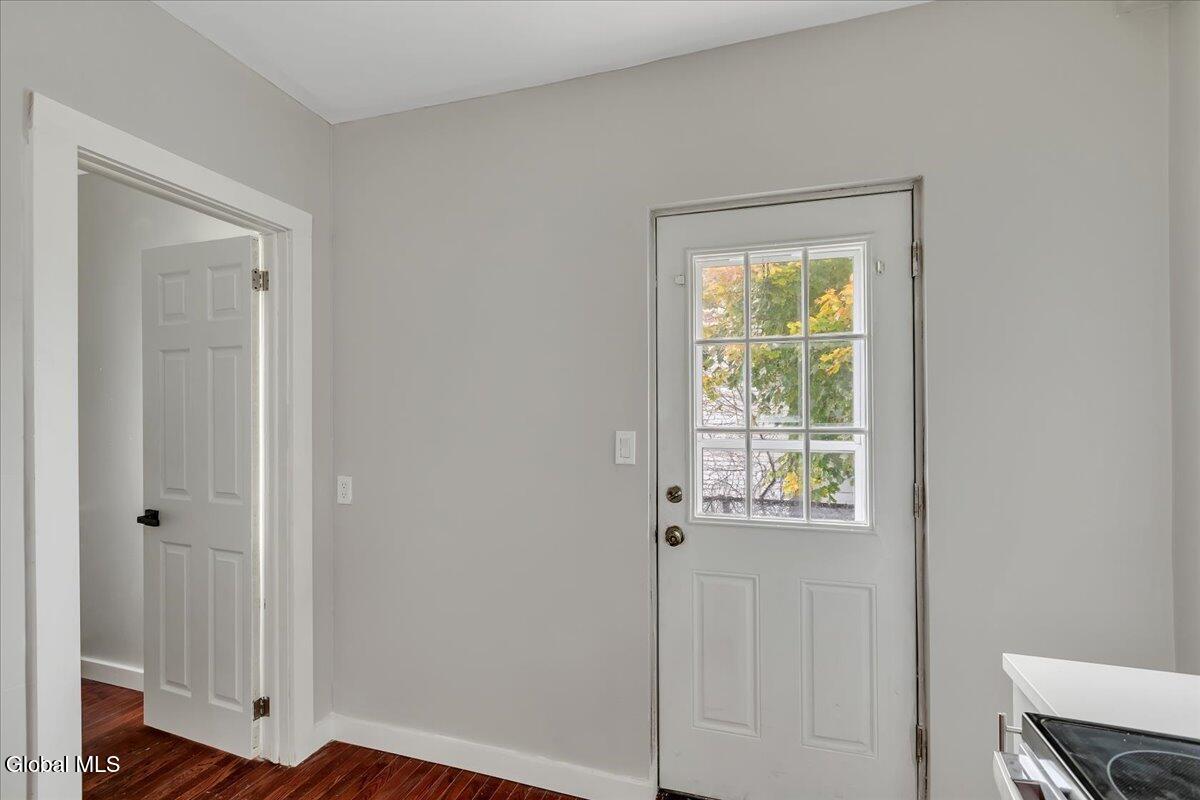 561 Delaware Avenue Albany, NY 12209 - Photo 11 of 41 20-IMG_1891