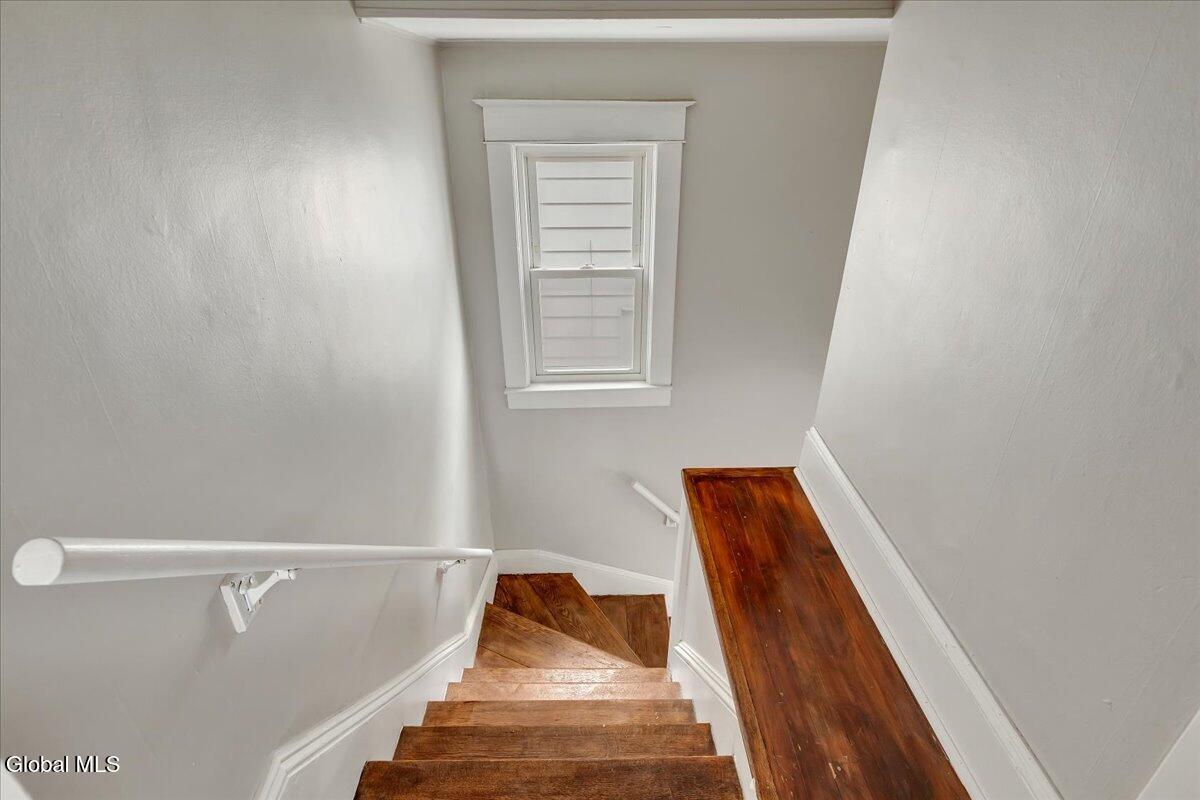 561 Delaware Avenue Albany, NY 12209 - Photo 23 of 41 33-IMG_1972