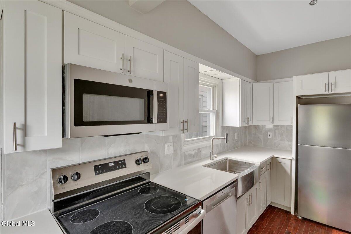 561 Delaware Avenue Albany, NY 12209 - Photo 9 of 41 19-IMG_1884