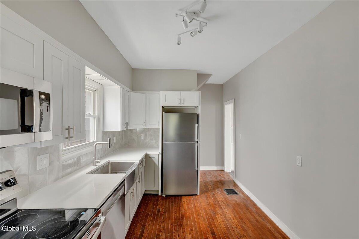 561 Delaware Avenue Albany, NY 12209 - Photo 10 of 41 17-IMG_1872