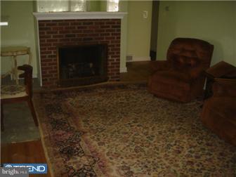 701 Edgemoor Road Edgemoor, DE 19809 - Photo 4 of 12 Living Room
